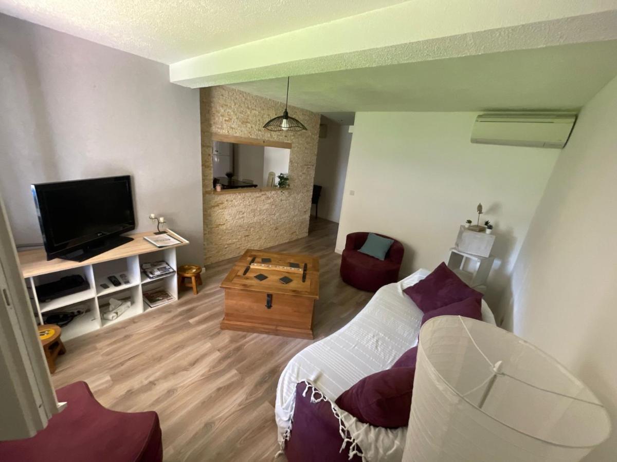 Le Cocon Des Spress Apartment Cers Bagian luar foto